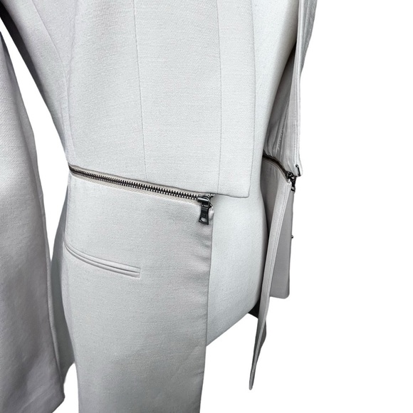 BCBGMaxAzaria NWT DerekCutaway Blazer in Light Stone Size X-Small - Picture 4 of 13